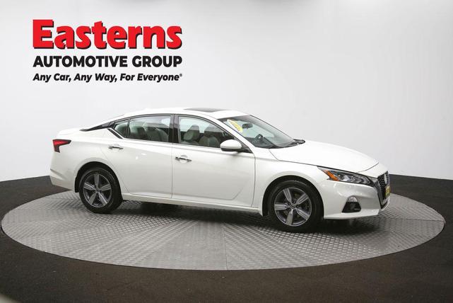 Photo of 2021 Pearl White Tricoat Nissan Altima