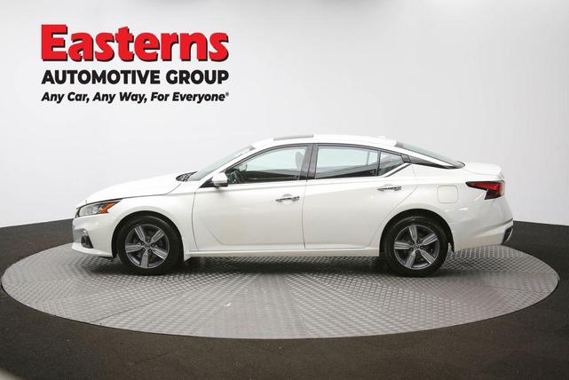 Photo of 2021 Pearl White Tricoat Nissan Altima