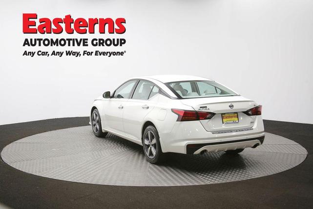 Photo of 2021 Pearl White Tricoat Nissan Altima