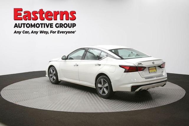 Photo of 2021 Pearl White Tricoat Nissan Altima