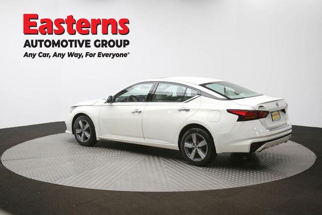 Photo of 2021 Pearl White Tricoat Nissan Altima