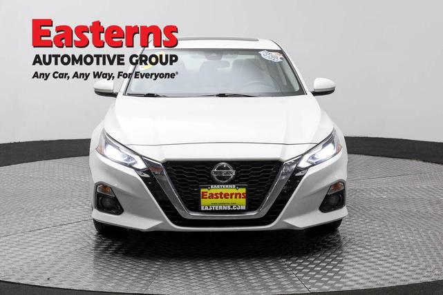 Photo of 2021 Pearl White Tricoat Nissan Altima
