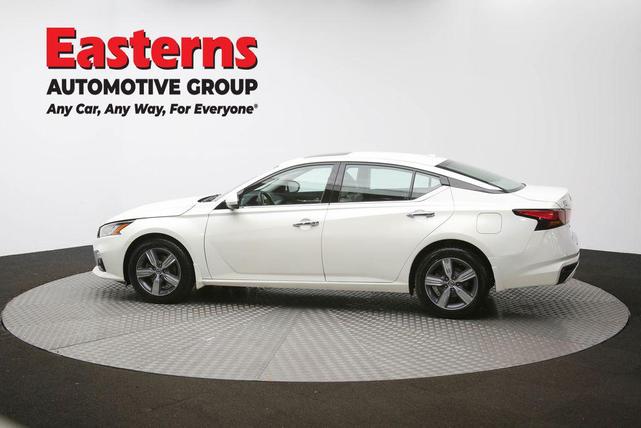 Photo of 2021 Pearl White Tricoat Nissan Altima