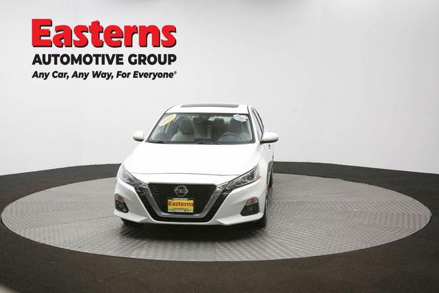 Photo of 2021 Pearl White Tricoat Nissan Altima
