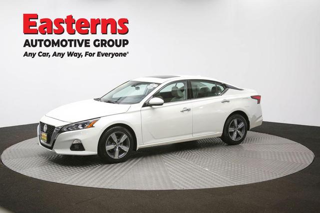Photo of 2021 Pearl White Tricoat Nissan Altima