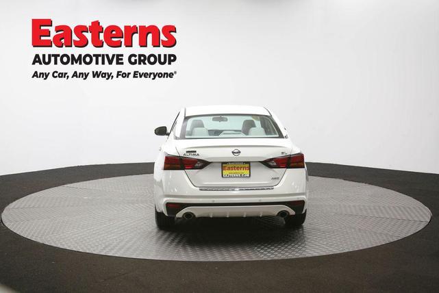 Photo of 2021 Pearl White Tricoat Nissan Altima