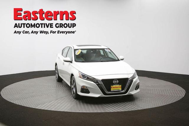 Photo of 2021 Pearl White Tricoat Nissan Altima