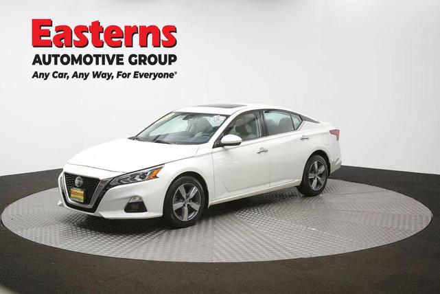 Photo of 2021 Pearl White Tricoat Nissan Altima