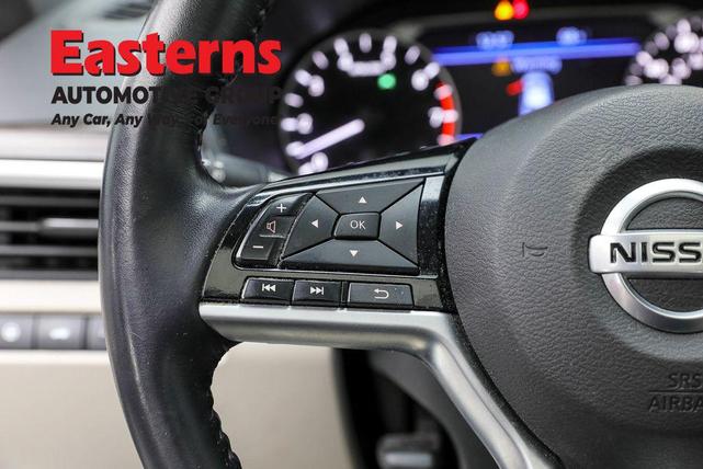 Photo of 2021 Pearl White Tricoat Nissan Altima