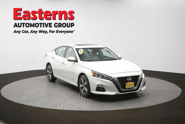 Photo of 2021 Pearl White Tricoat Nissan Altima