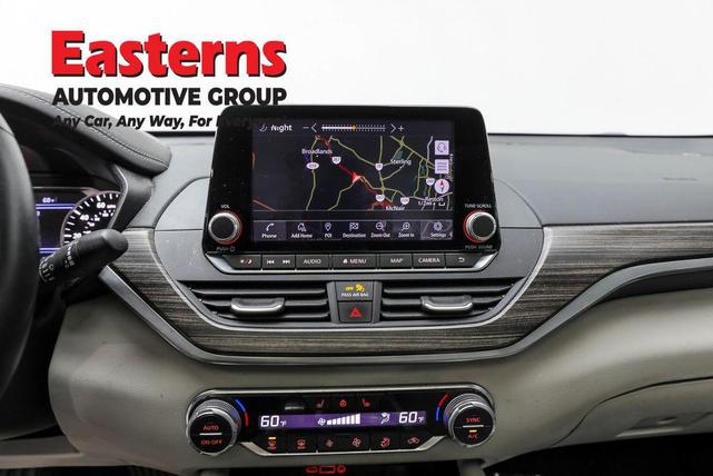 Photo of 2021 Pearl White Tricoat Nissan Altima