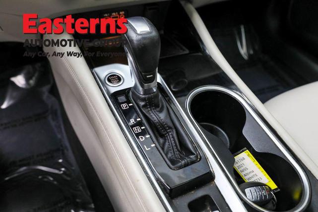 Photo of 2021 Pearl White Tricoat Nissan Altima