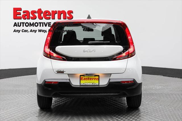 Photo of 2022 Snow White Pearl Kia Soul