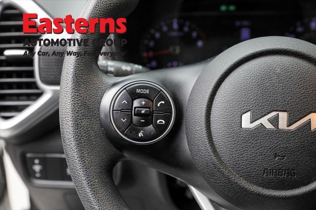 Photo of 2022 Snow White Pearl Kia Soul