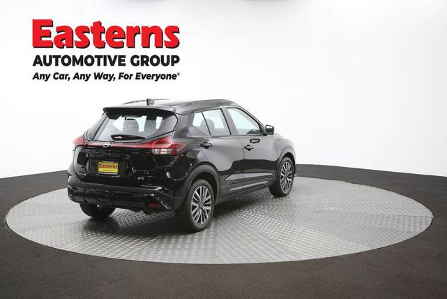 Photo of 2024 Super Black Nissan Kicks