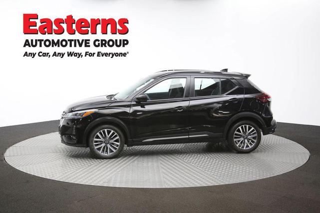 Photo of 2024 Super Black Nissan Kicks