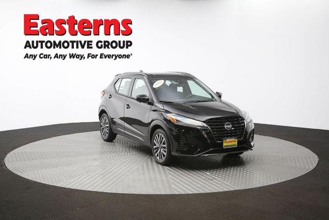 Photo of 2024 Super Black Nissan Kicks