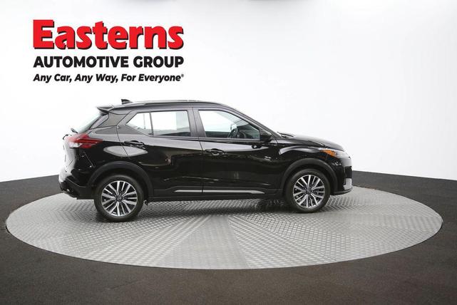 Photo of 2024 Super Black Nissan Kicks