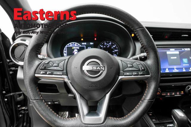 Photo of 2024 Super Black Nissan Kicks