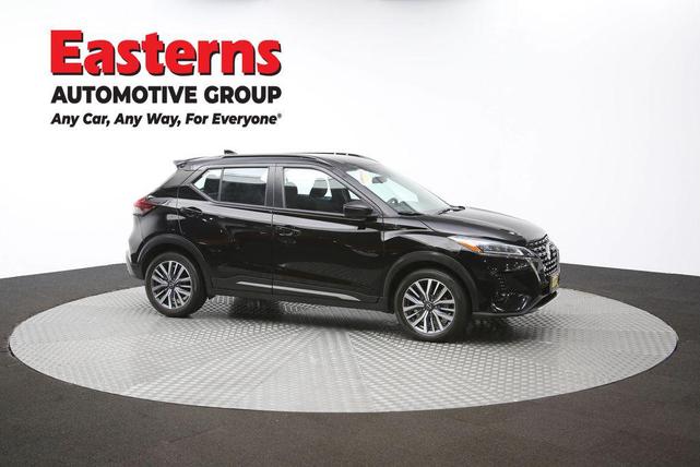 Photo of 2024 Super Black Nissan Kicks