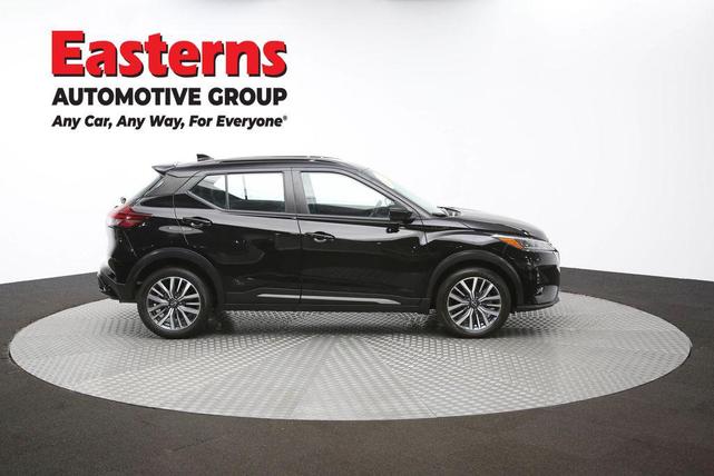 Photo of 2024 Super Black Nissan Kicks