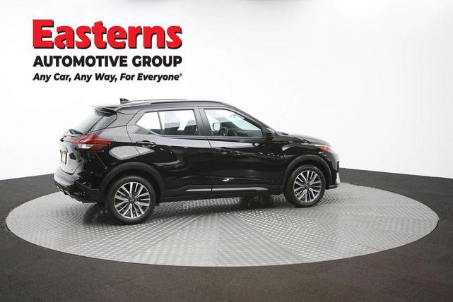 Photo of 2024 Super Black Nissan Kicks