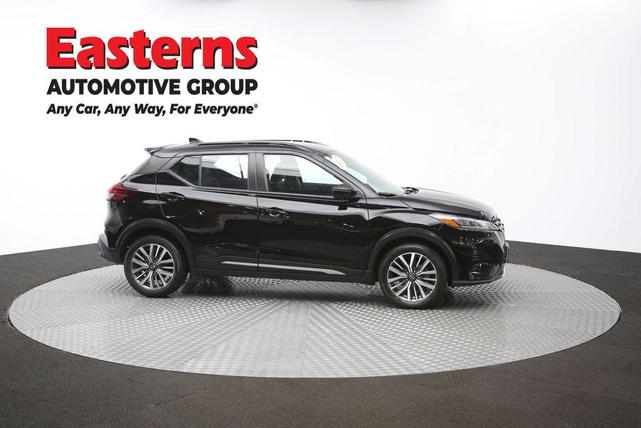 Photo of 2024 Super Black Nissan Kicks