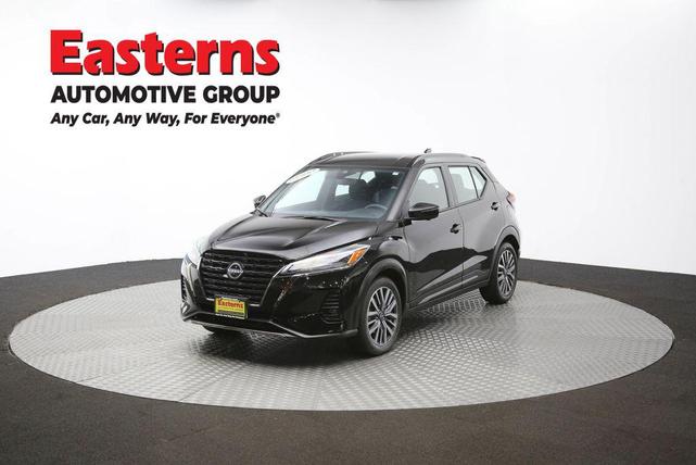 Photo of 2024 Super Black Nissan Kicks