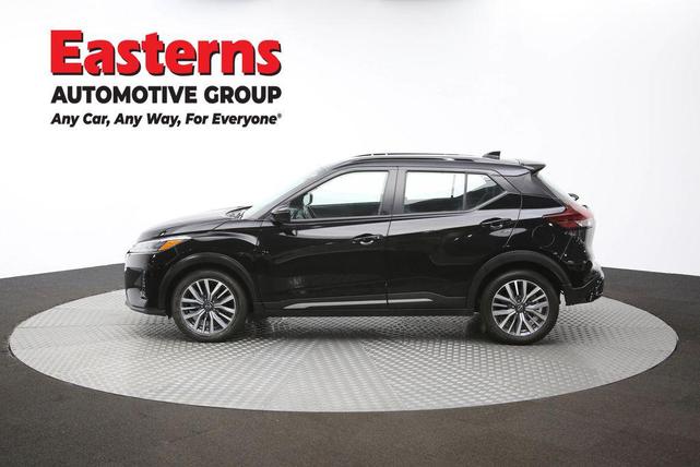 Photo of 2024 Super Black Nissan Kicks