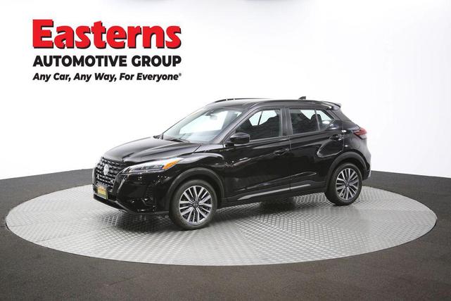Photo of 2024 Super Black Nissan Kicks