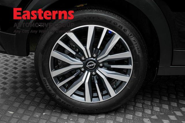 Photo of 2024 Super Black Nissan Kicks