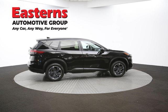 Photo of 2024 Super Black Nissan Rogue