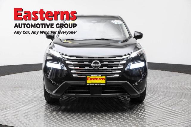 Photo of 2024 Super Black Nissan Rogue
