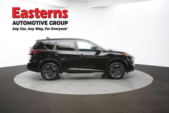 Photo of 2024 Super Black Nissan Rogue