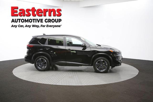 Photo of 2024 Super Black Nissan Rogue