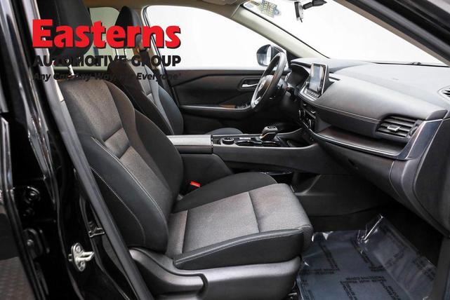 Photo of 2024 Super Black Nissan Rogue