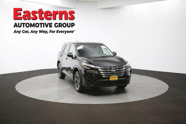Photo of 2024 Super Black Nissan Rogue