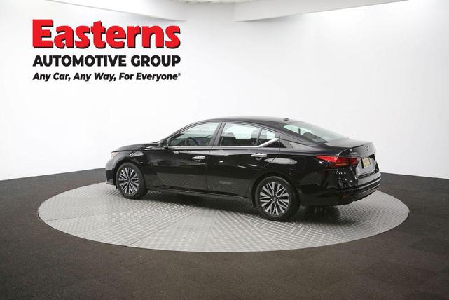 Photo of 2025 Super Black Clearcoat Nissan Altima