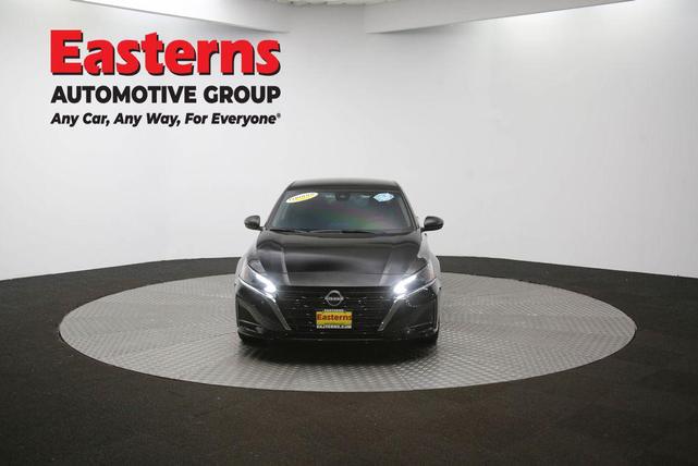 Photo of 2025 Super Black Clearcoat Nissan Altima