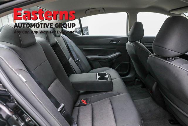 Photo of 2025 Super Black Clearcoat Nissan Altima