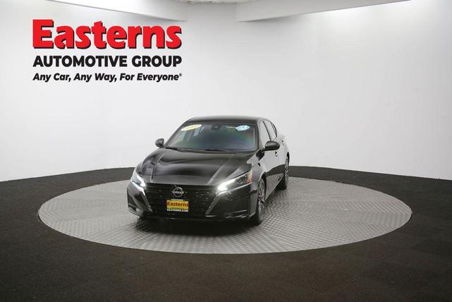 Photo of 2025 Super Black Clearcoat Nissan Altima