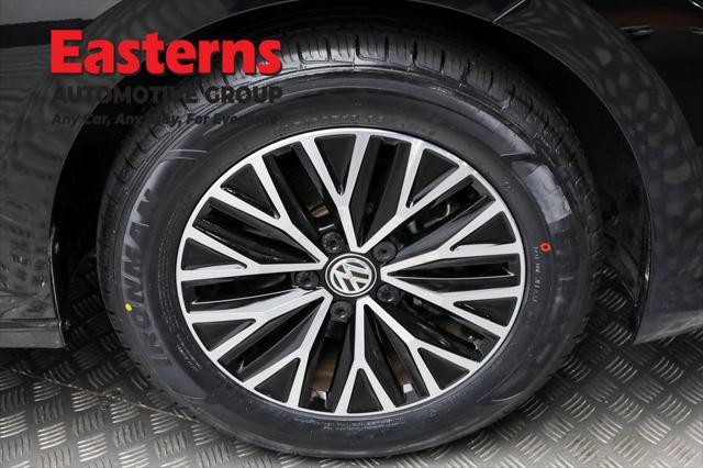 Photo of 2021 Black Uni Volkswagen Jetta