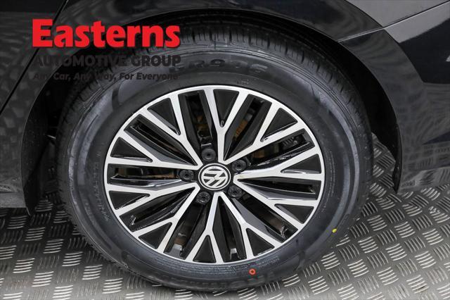Photo of 2021 Black Uni Volkswagen Jetta