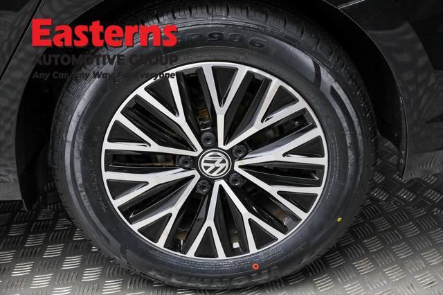 Photo of 2021 Black Uni Volkswagen Jetta