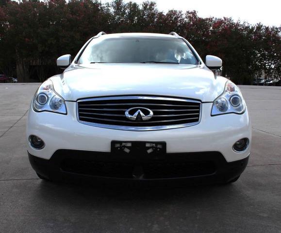 Photo of 2015 Moonlight White INFINITI QX50