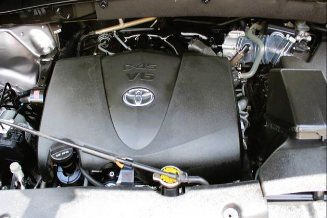 Photo of 2017 Charcoal Toyota Highlander