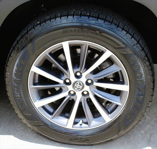 Photo of 2017 Charcoal Toyota Highlander