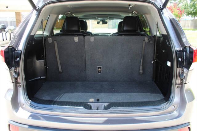 Photo of 2017 Charcoal Toyota Highlander