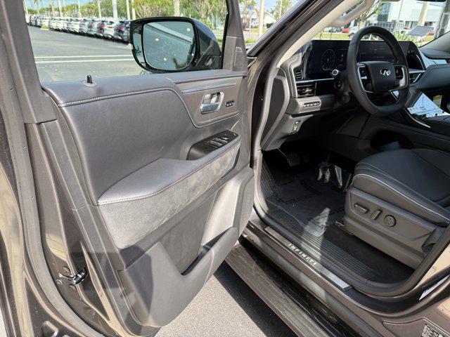 Photo of 2025 Anthracite Gray INFINITI QX80