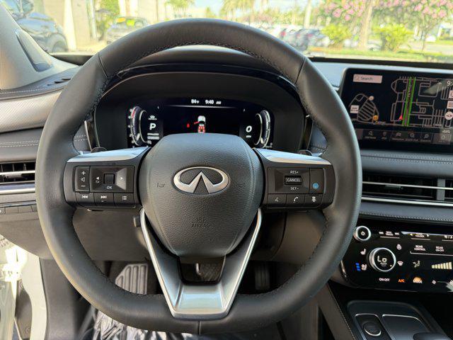 Photo of 2025 Majestic White INFINITI QX60